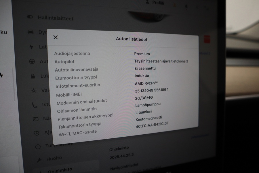 Tesla Model 3 vaihtoauto