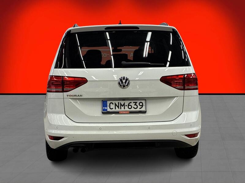 Volkswagen Touran vaihtoauto