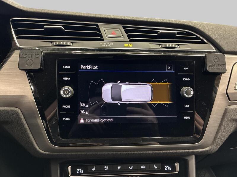 Volkswagen Touran vaihtoauto