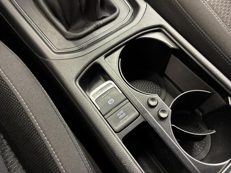 Volkswagen Touran vaihtoauto