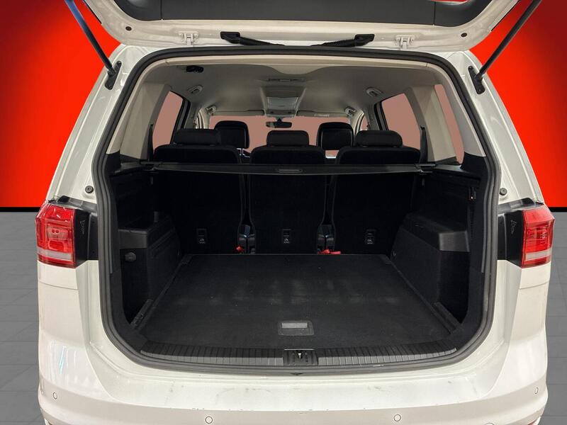 Volkswagen Touran vaihtoauto