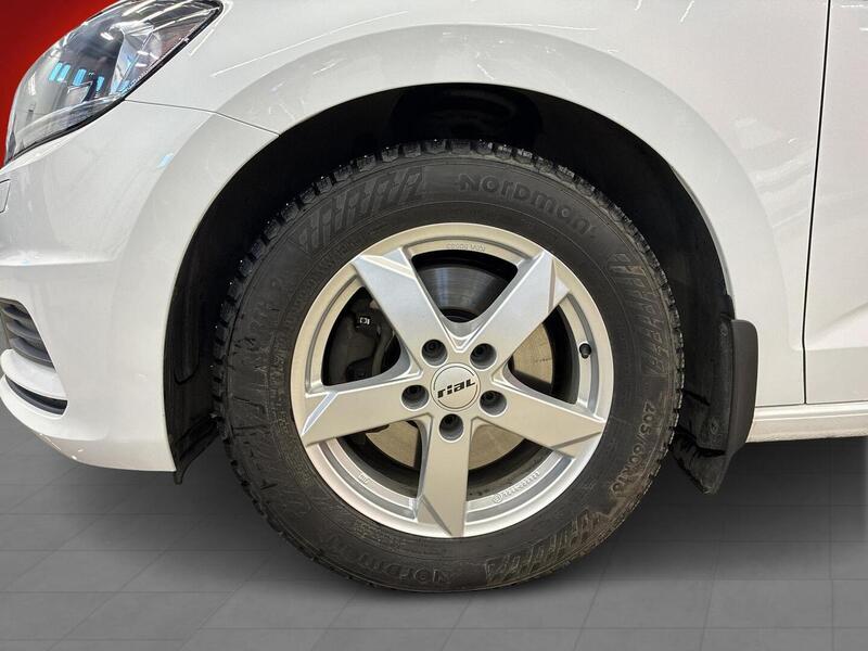 Volkswagen Touran vaihtoauto