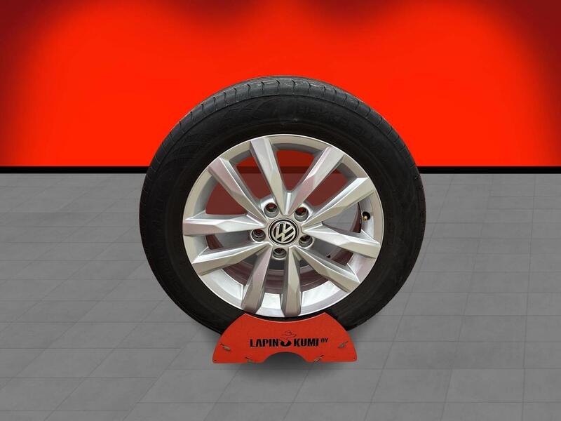 Volkswagen Touran vaihtoauto