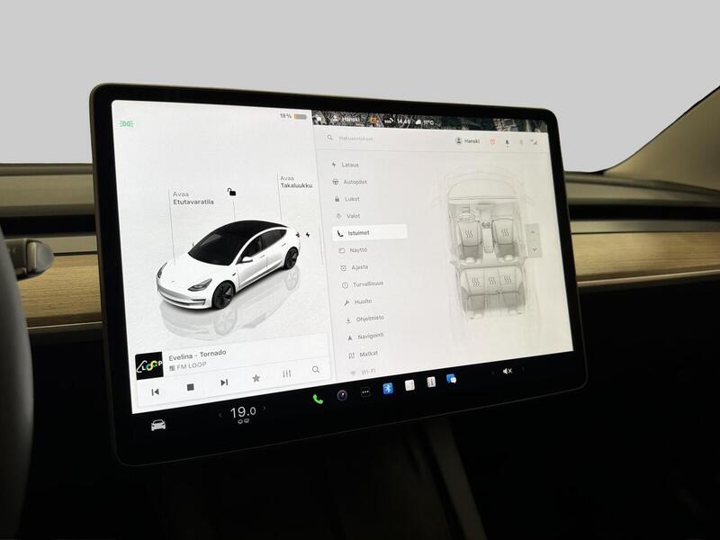 Tesla Model 3 vaihtoauto