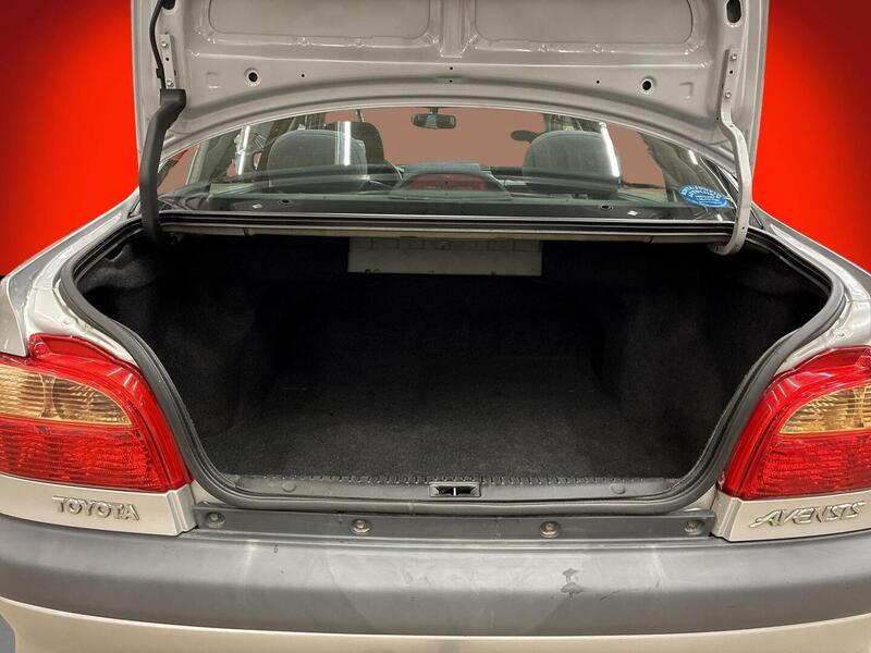 Toyota Avensis vaihtoauto