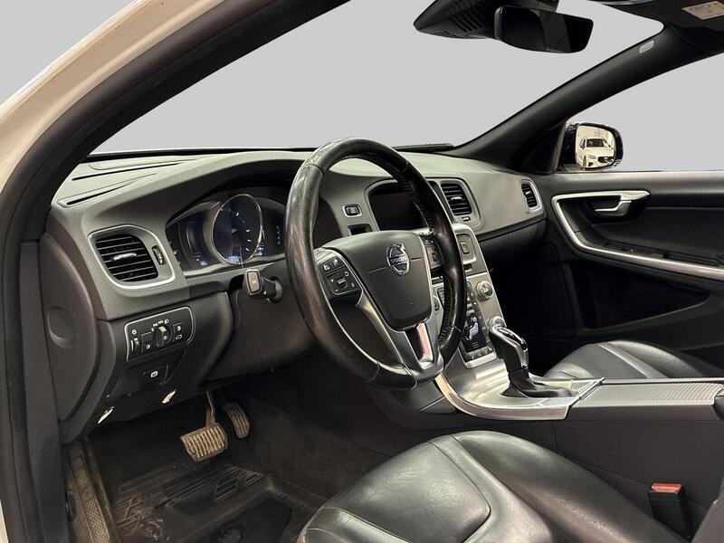 Volvo V60 Cross Country vaihtoauto