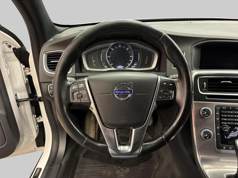 Volvo V60 Cross Country vaihtoauto