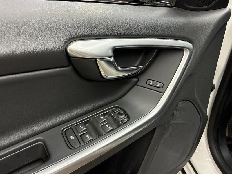 Volvo V60 Cross Country vaihtoauto