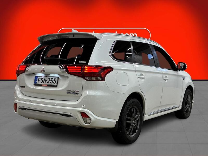 Mitsubishi Outlander PHEV vaihtoauto