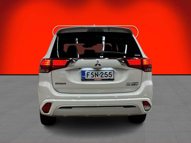 Mitsubishi Outlander PHEV vaihtoauto