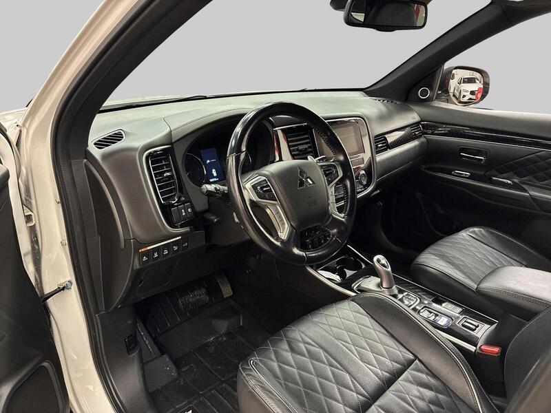 Mitsubishi Outlander PHEV vaihtoauto