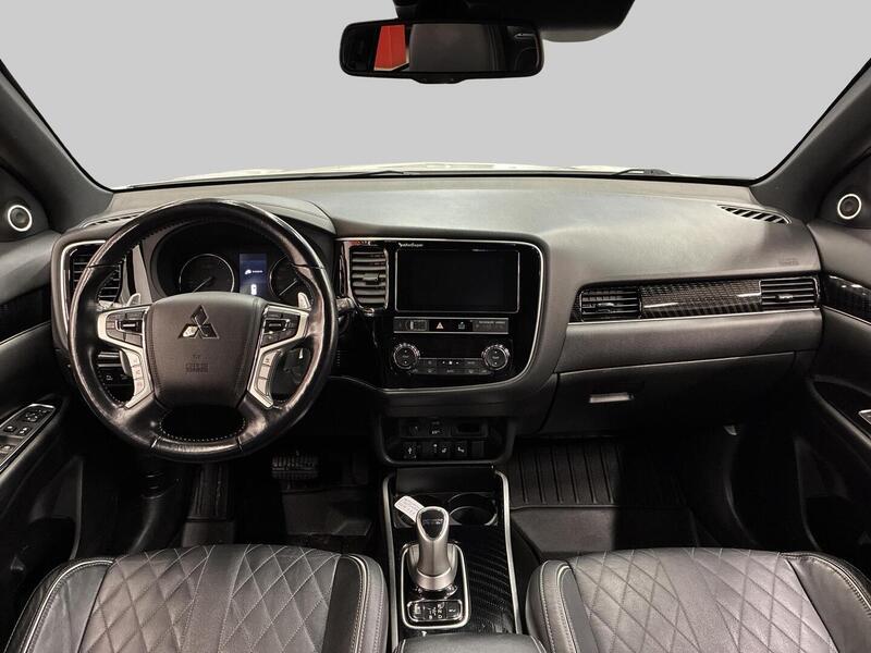 Mitsubishi Outlander PHEV vaihtoauto
