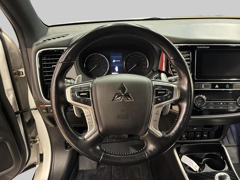 Mitsubishi Outlander PHEV vaihtoauto