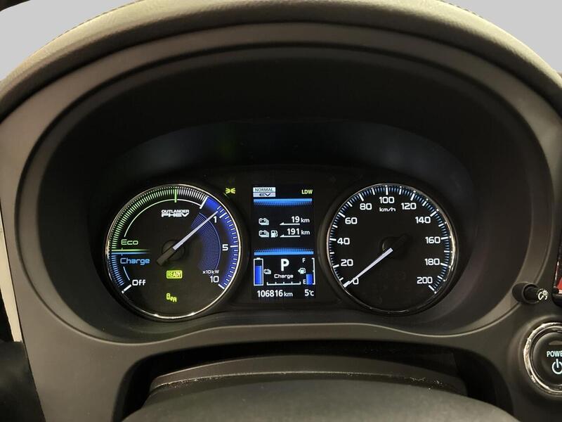 Mitsubishi Outlander PHEV vaihtoauto