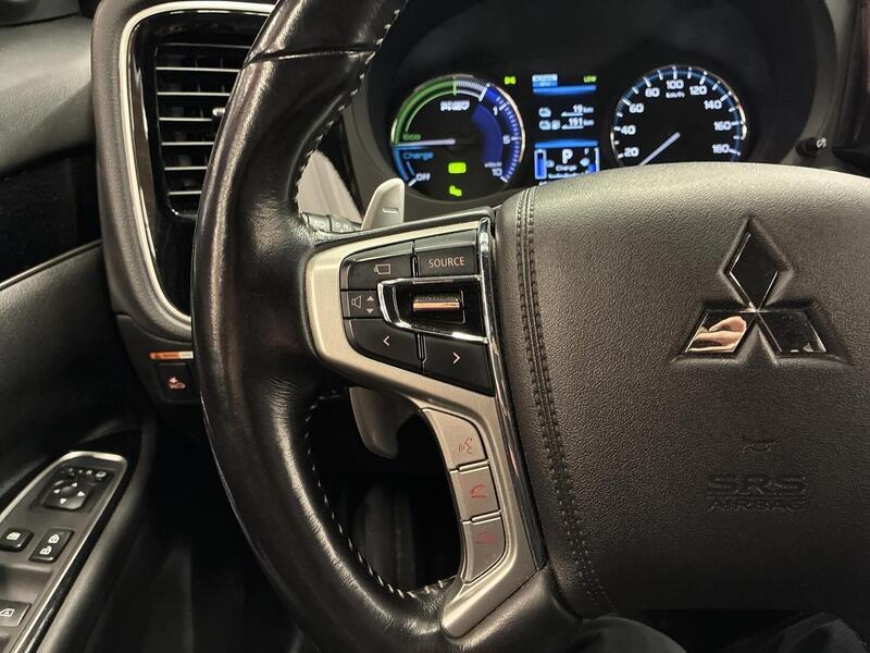 Mitsubishi Outlander PHEV vaihtoauto