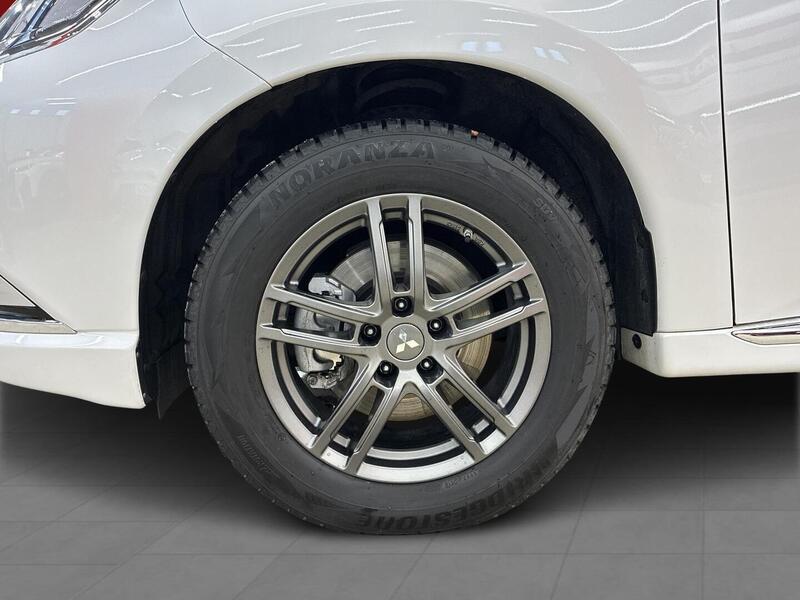 Mitsubishi Outlander PHEV vaihtoauto