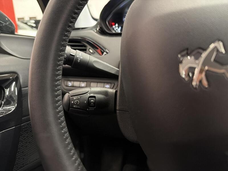 Peugeot 208 vaihtoauto