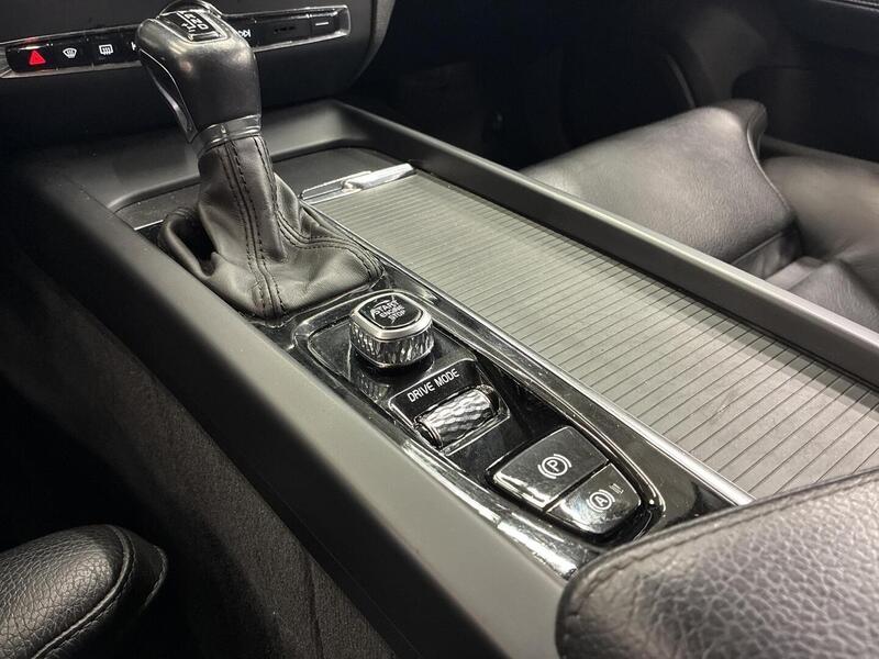 Volvo V60 Cross Country vaihtoauto