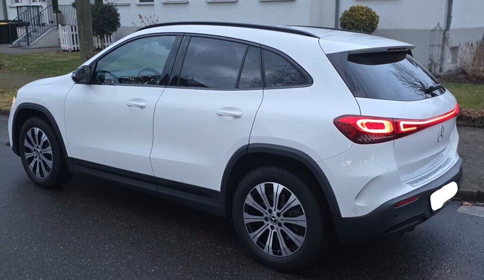 Mercedes-Benz EQA vaihtoauto