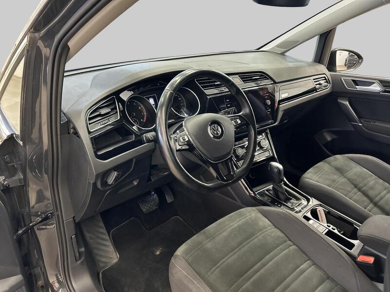 Volkswagen Touran vaihtoauto