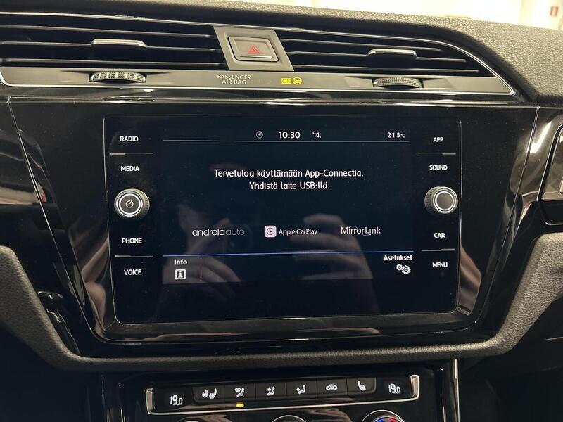 Volkswagen Touran vaihtoauto