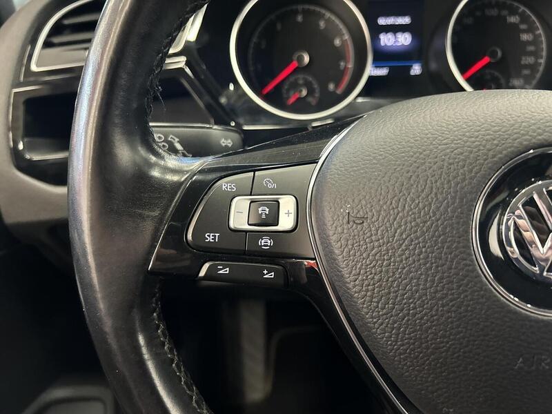 Volkswagen Touran vaihtoauto