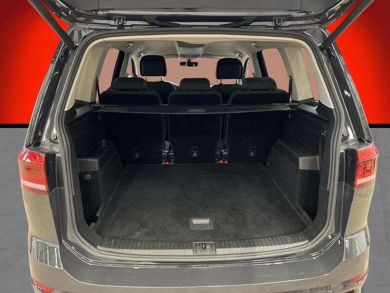 Volkswagen Touran vaihtoauto