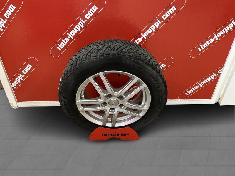 Volkswagen Touran vaihtoauto