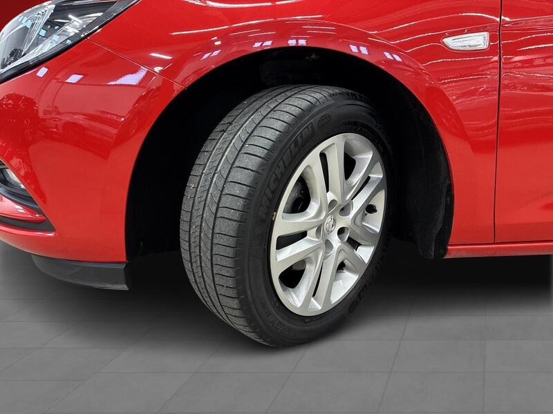 Opel Astra vaihtoauto