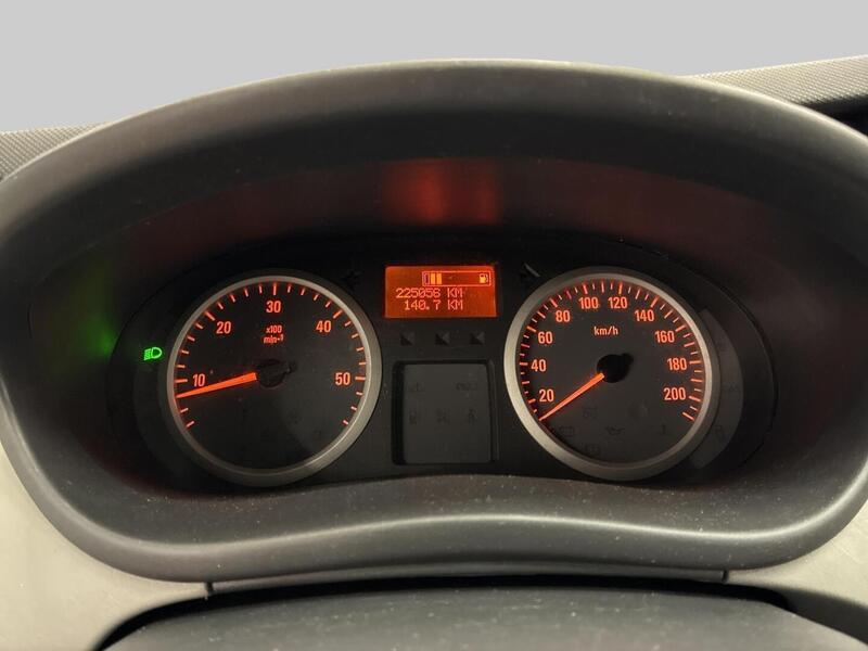 Opel Vivaro vaihtoauto