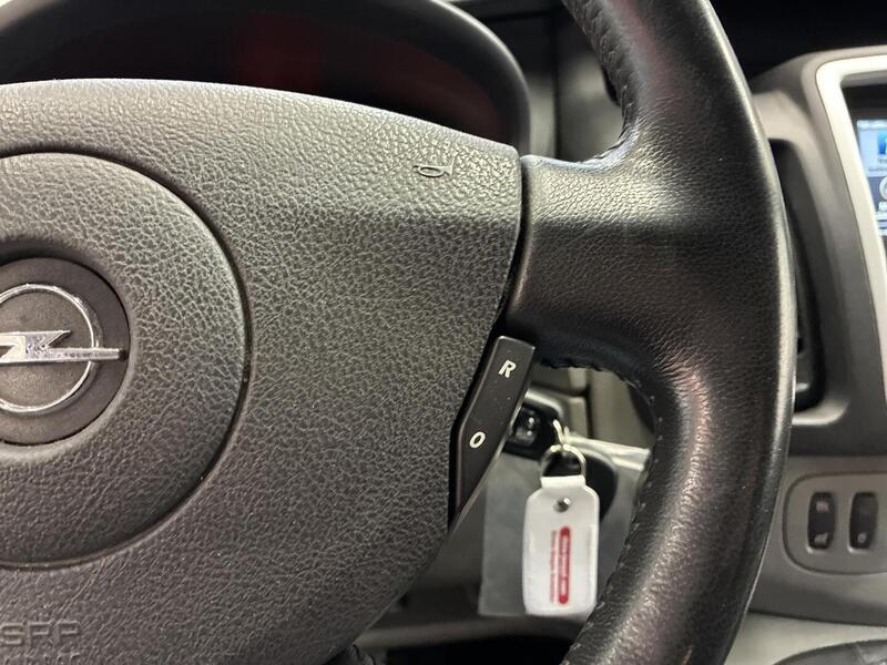 Opel Vivaro vaihtoauto