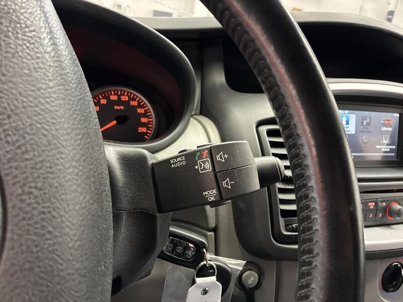 Opel Vivaro vaihtoauto