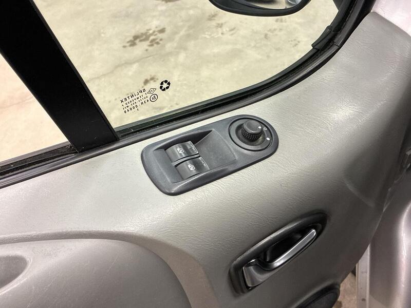 Opel Vivaro vaihtoauto