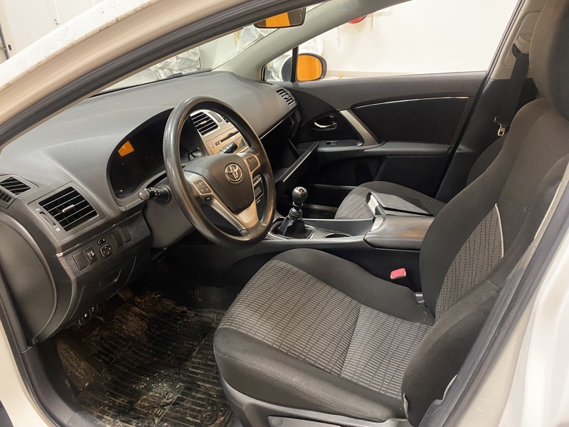 Toyota Avensis vaihtoauto