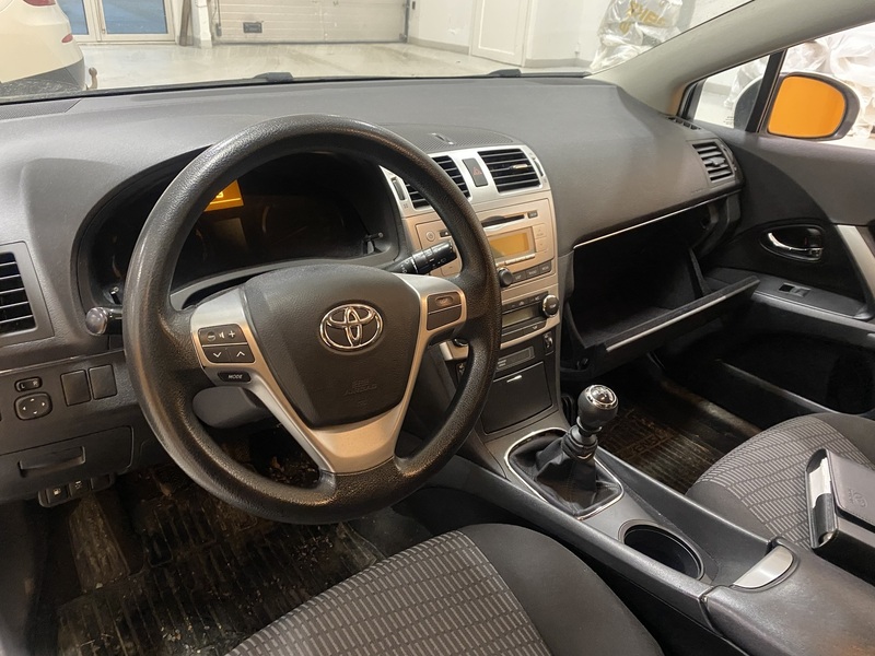 Toyota Avensis vaihtoauto