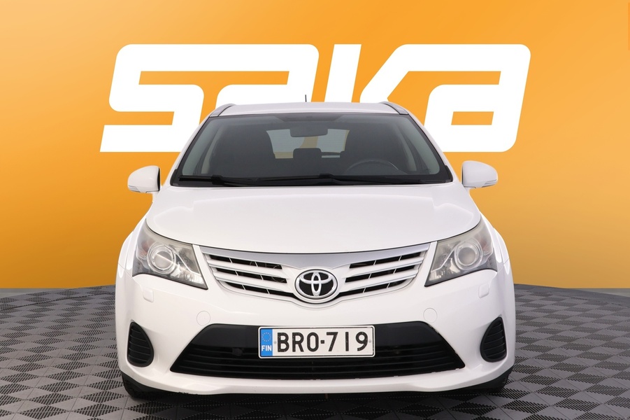 Toyota Avensis vaihtoauto