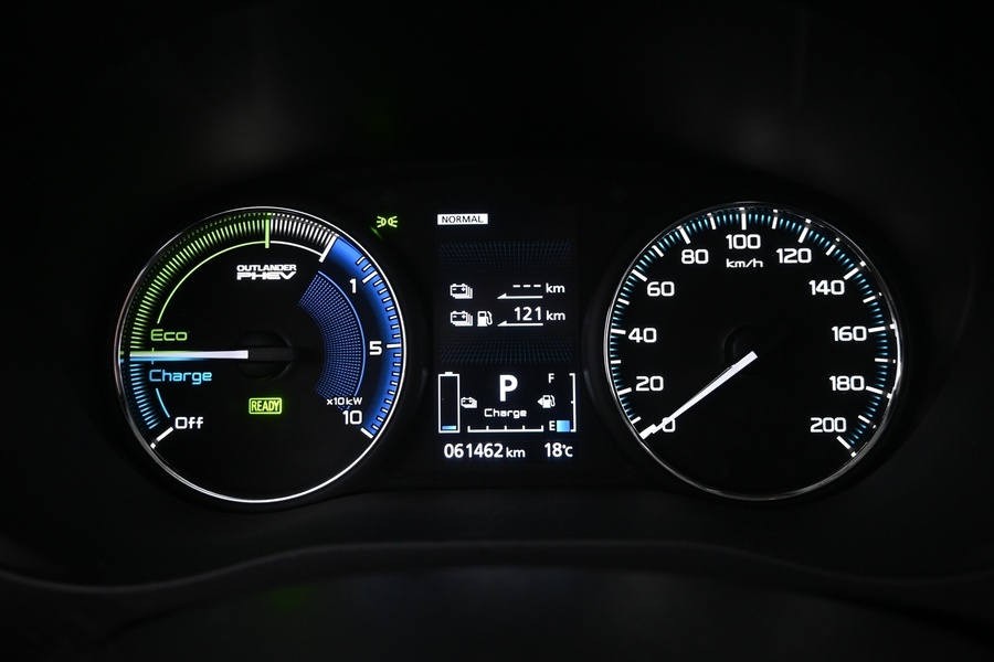 Mitsubishi Outlander PHEV vaihtoauto