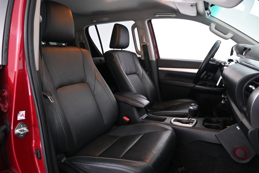 Toyota Hilux vaihtoauto