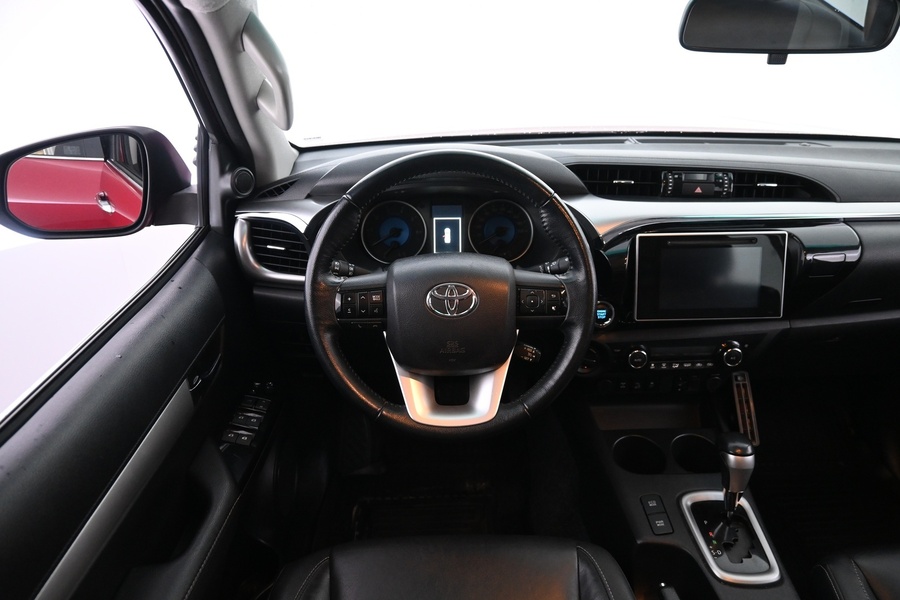 Toyota Hilux vaihtoauto