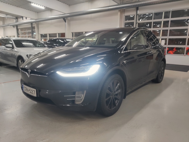Tesla Model X vaihtoauto