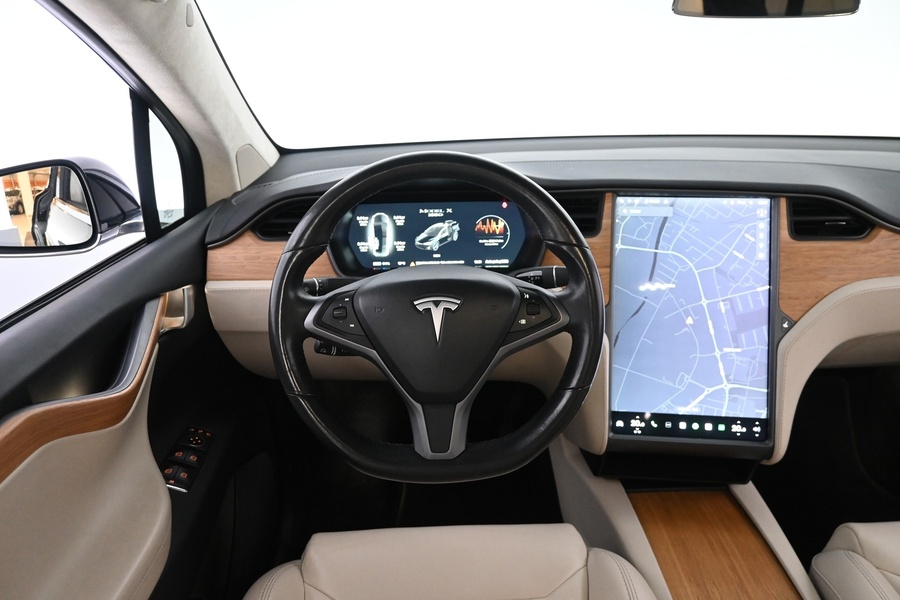 Tesla Model X vaihtoauto