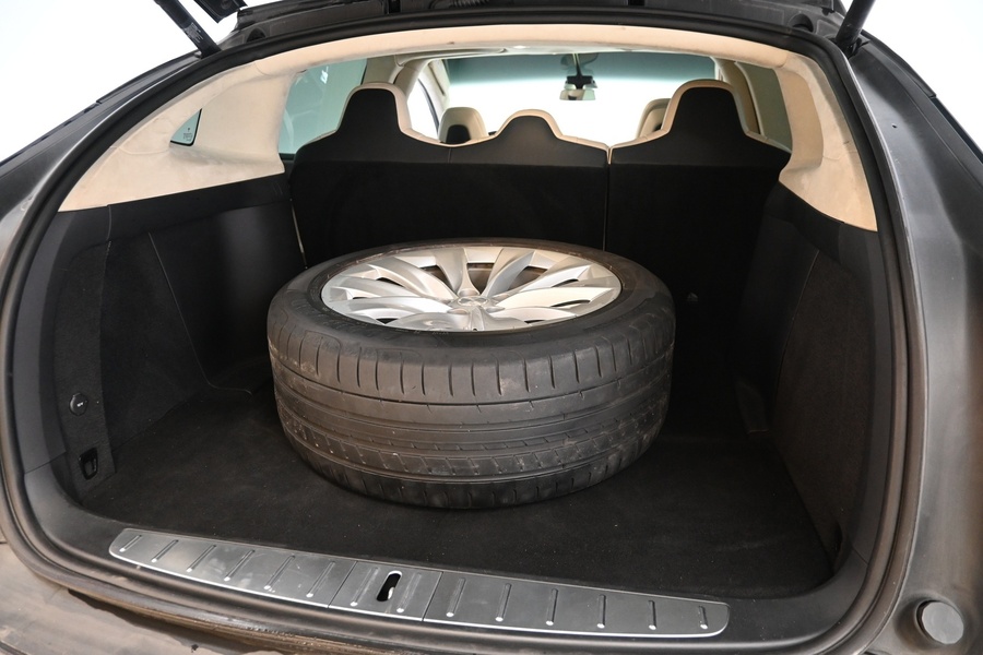 Tesla Model X vaihtoauto