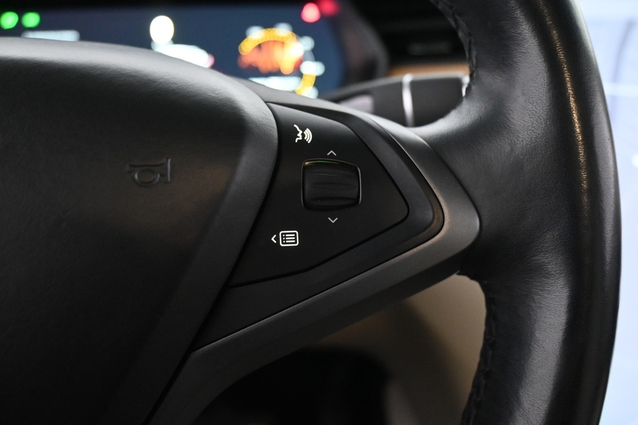 Tesla Model X vaihtoauto