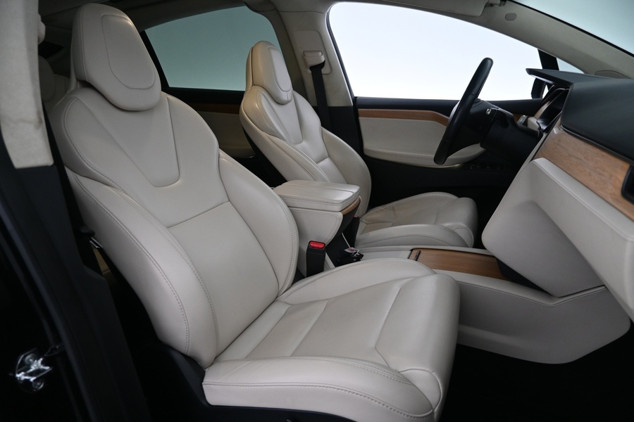 Tesla Model X vaihtoauto