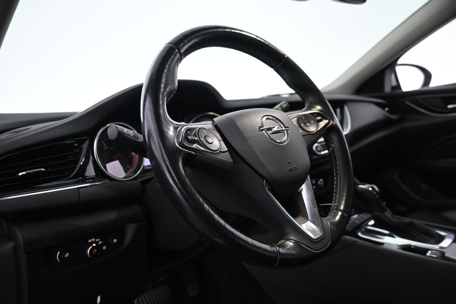 Opel Insignia vaihtoauto