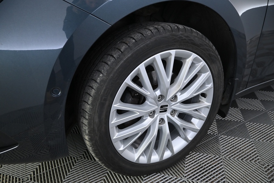 SEAT Leon Sportstourer vaihtoauto