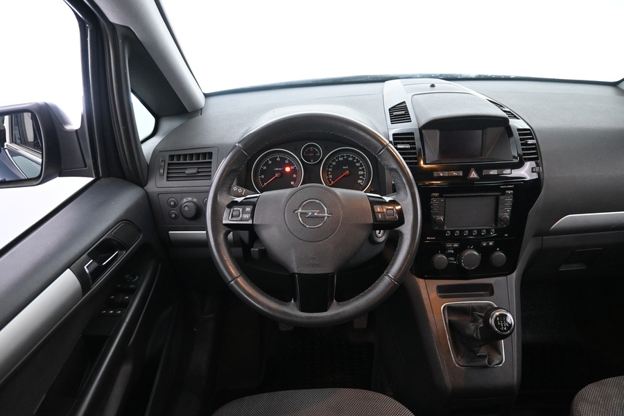 Opel Zafira vaihtoauto