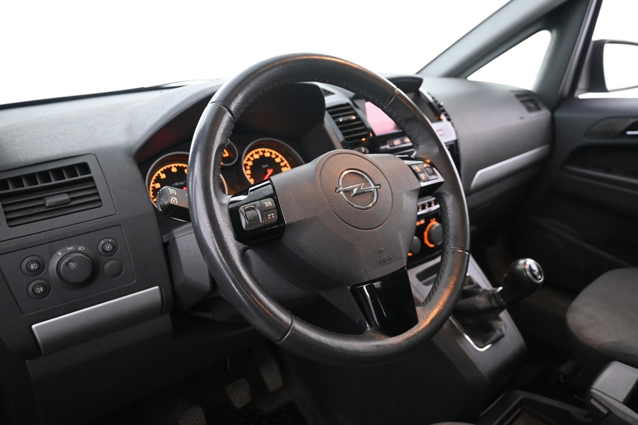 Opel Zafira vaihtoauto