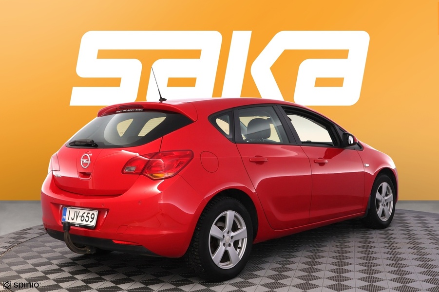 Opel Astra vaihtoauto