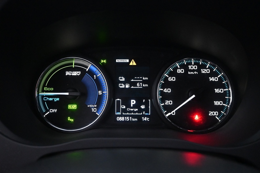 Mitsubishi Outlander PHEV vaihtoauto